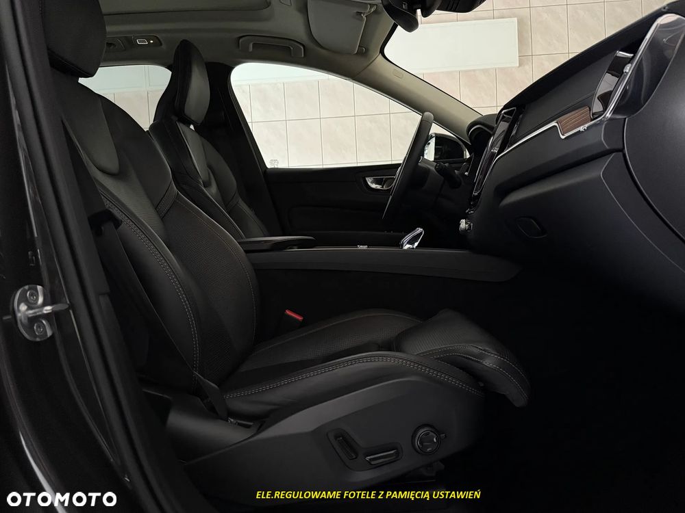 Volvo XC 60 B4 D AWD Plus Dark - 9