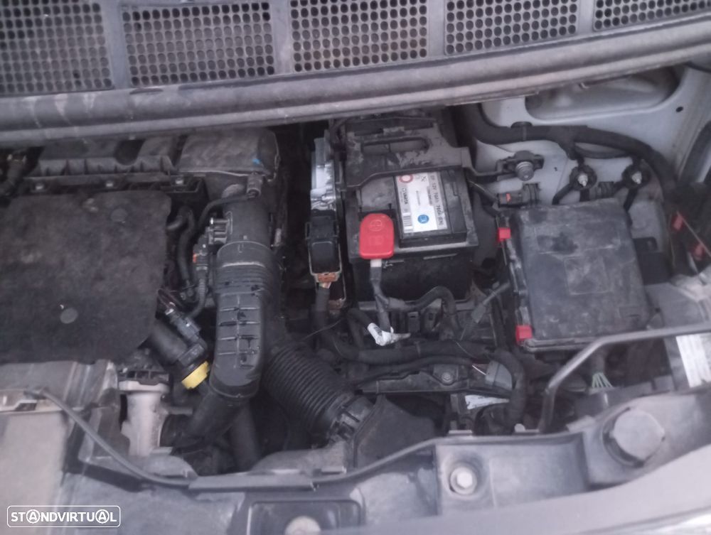Peugeot Traveller 1.5 BlueHDi L2H1 Standard - 30