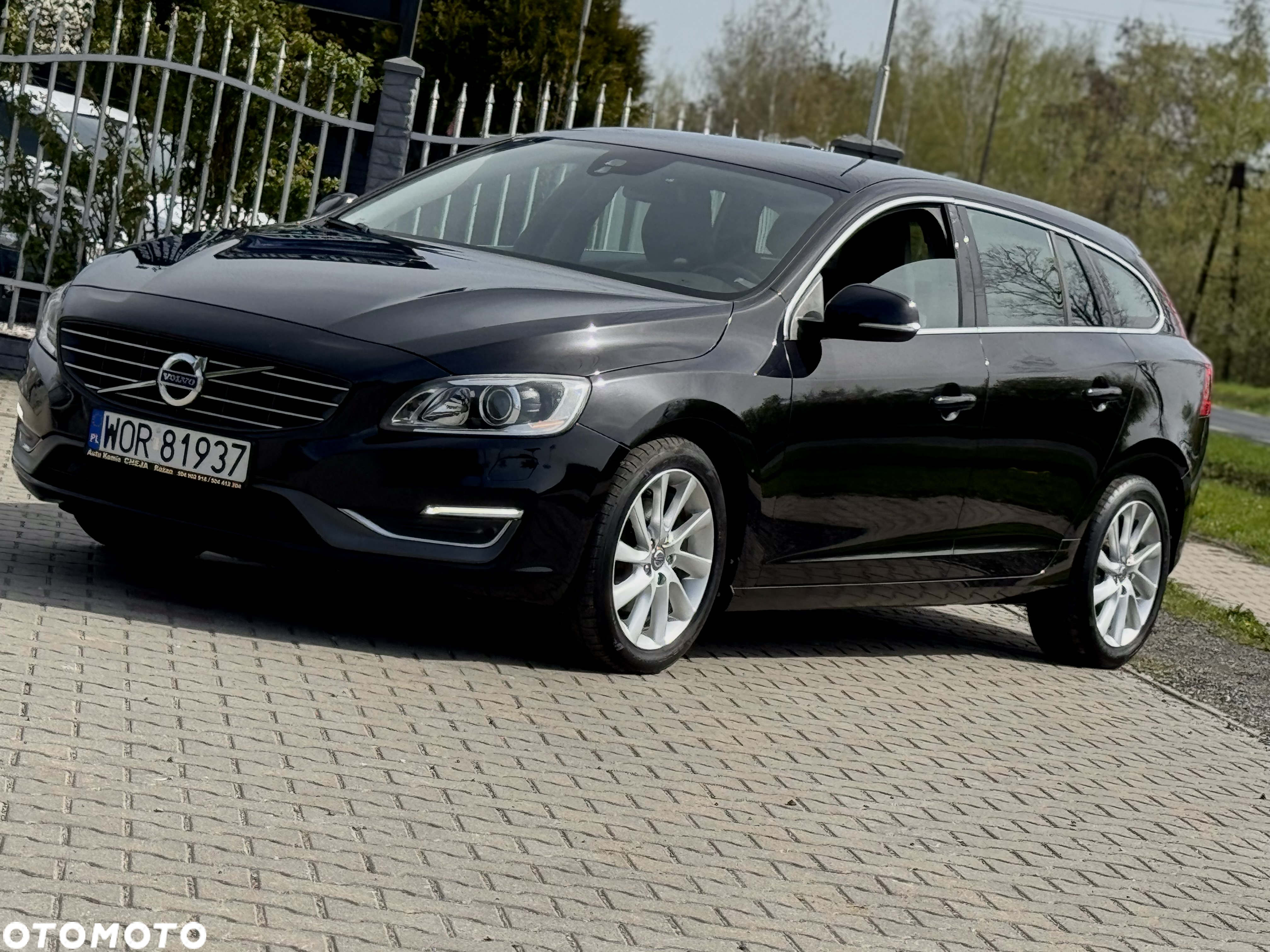 Volvo V60 D4 Drive-E Momentum - 26