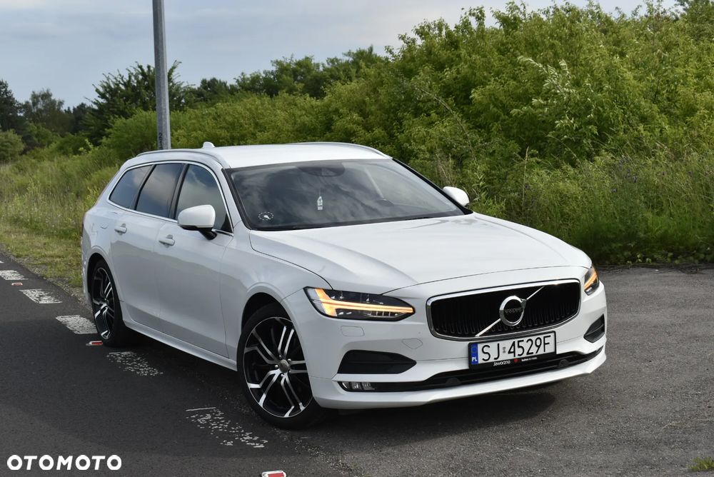 Volvo V90 D4 Momentum Pro - 40