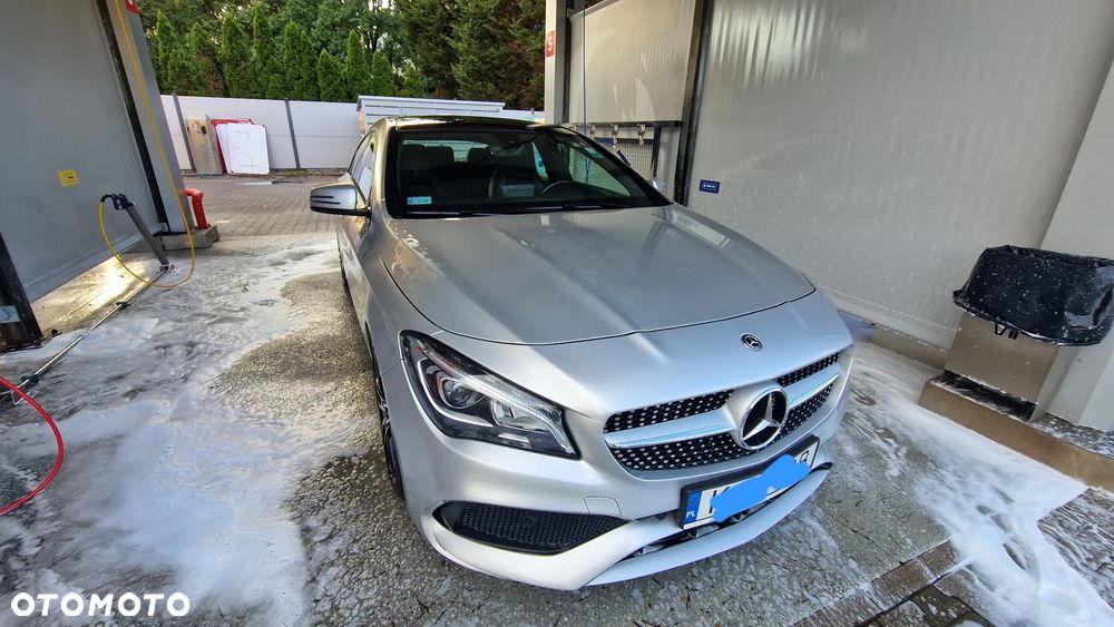 Mercedes-Benz CLA 200 AMG Line - 2