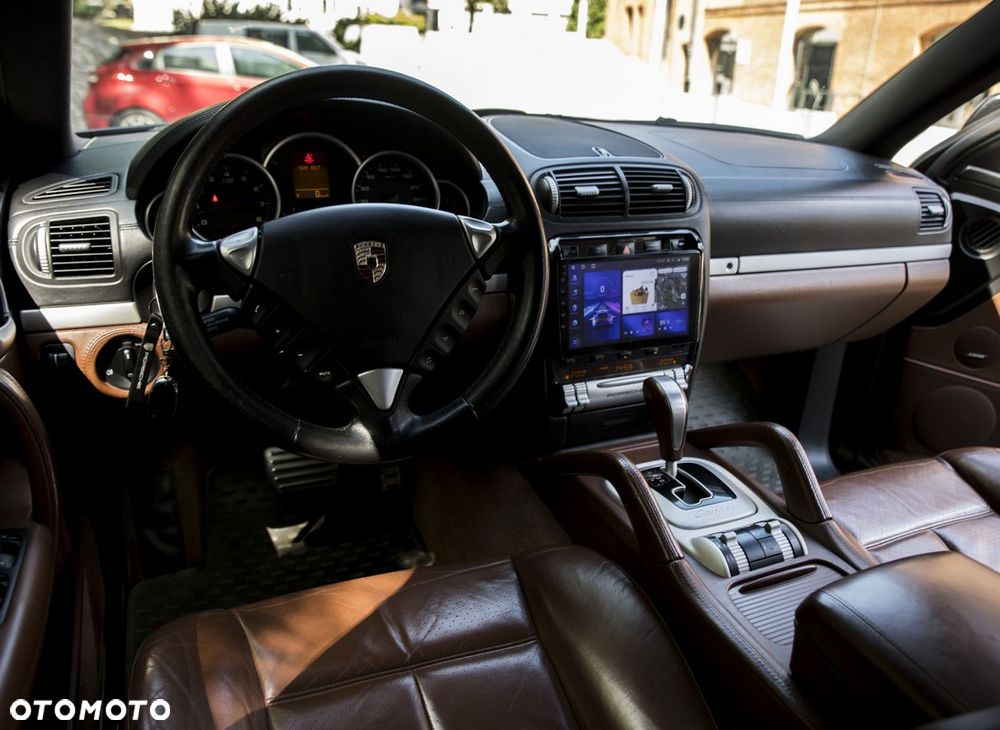 Porsche Cayenne - 18