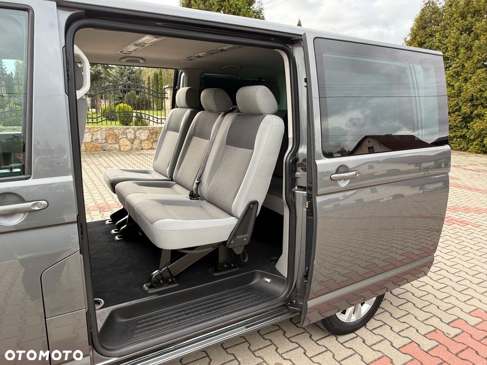 Volkswagen Caravelle - 14