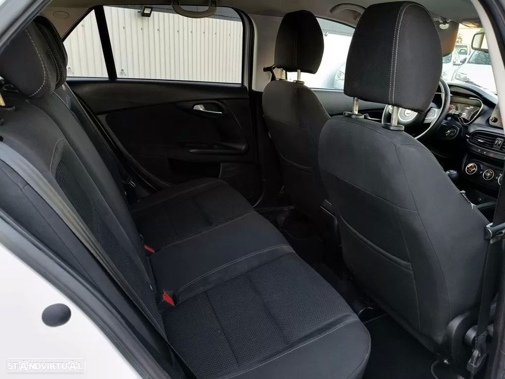 Fiat Tipo Station Wagon 1.3 M-Jet Lounge Tech - 18