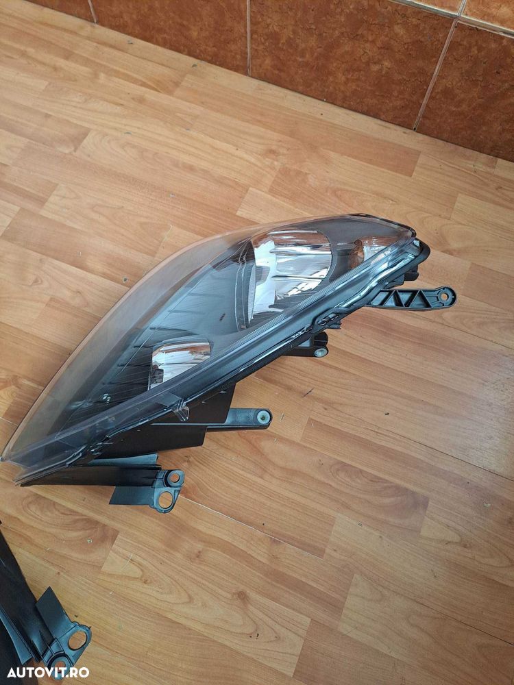 Far stanga/dreapta Opel Zafira B an 2005-2007 , faruri noi - 5