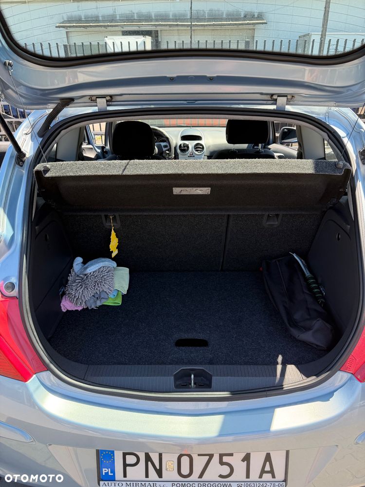 Opel Corsa 1.4 16V Cosmo - 24