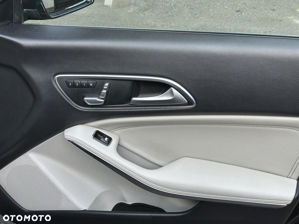 Mercedes-Benz CLA 250 4-Matic - 10