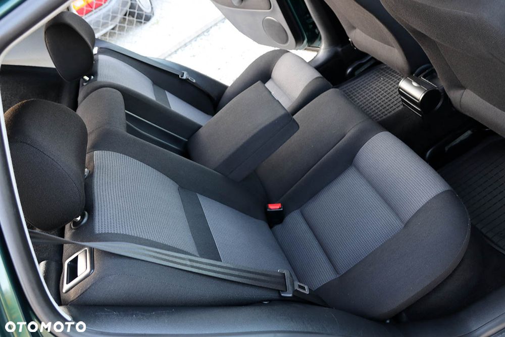 Volkswagen Golf 1.4 Q - 32