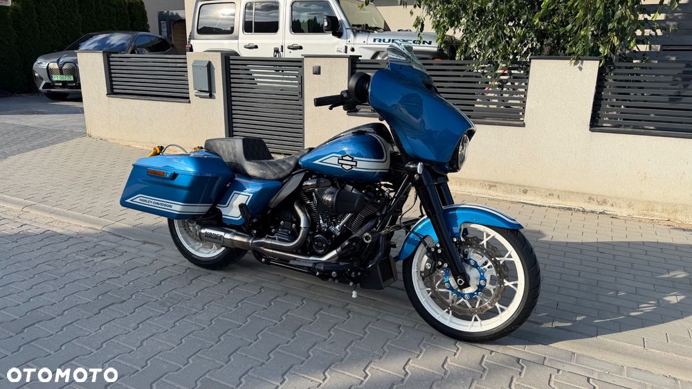 Harley-Davidson Touring Street Glide - 2