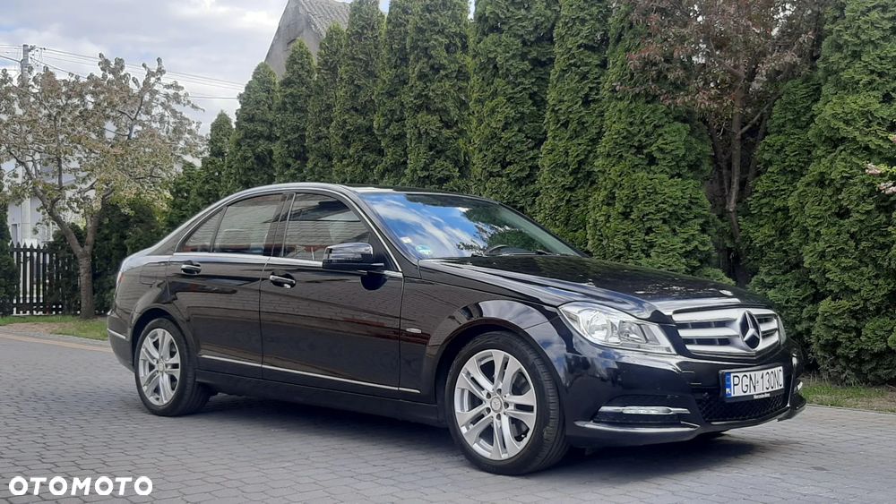 Mercedes-Benz Klasa C 180 CGI BlueEFFICIENCY Avantgarde - 10