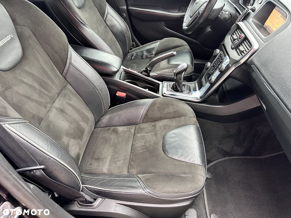 Volvo V40 D2 R-Design Summum - 33