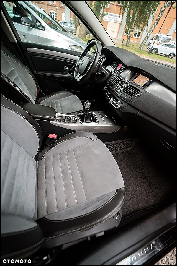 Renault Laguna dCi 150 FAP Start-Stop GT - 35