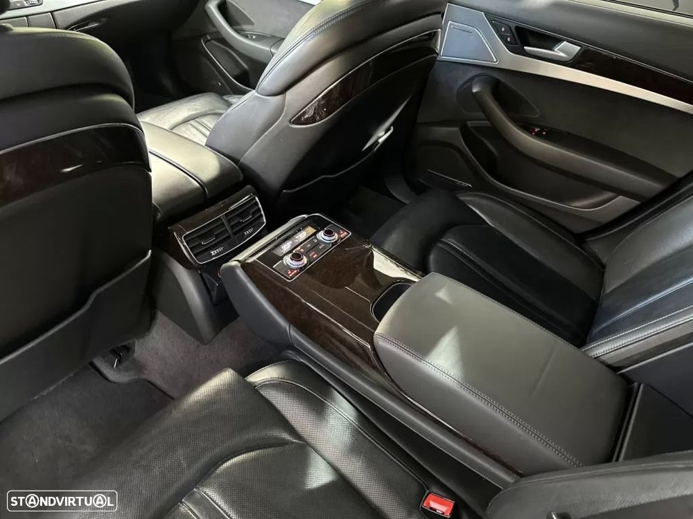 Audi A8 3.0 TDI V6 quattro Clean Exclusive - 24