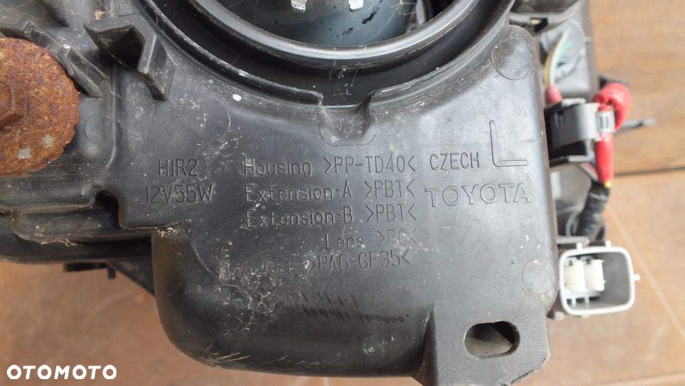 Lampa przednia lewa Toyota Yaris III lift soczewka - 8