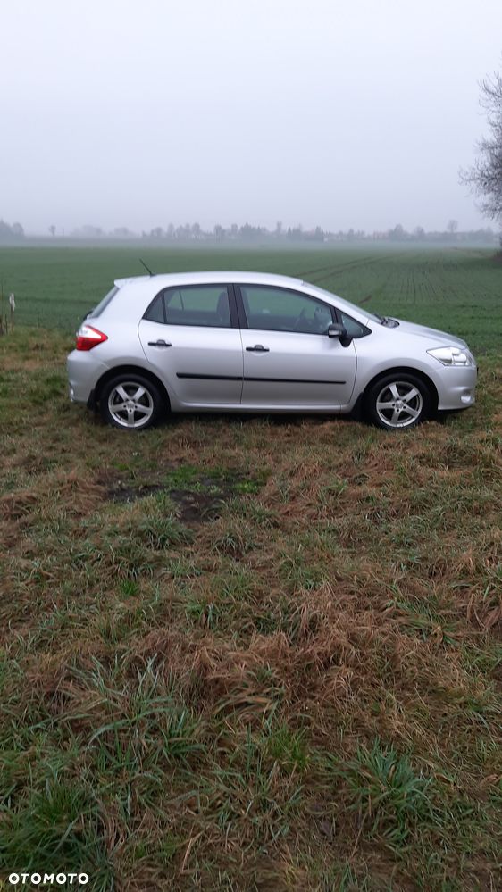 Toyota Auris 1.6 2010 - 26