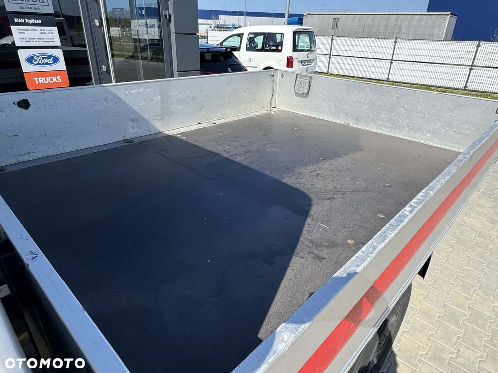 MAN TGE 3.140 DOKA 4X2 7-osobowa - 7