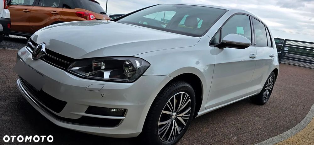 Volkswagen Golf - 1