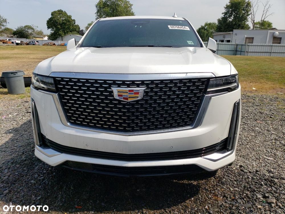 Cadillac Escalade - 3