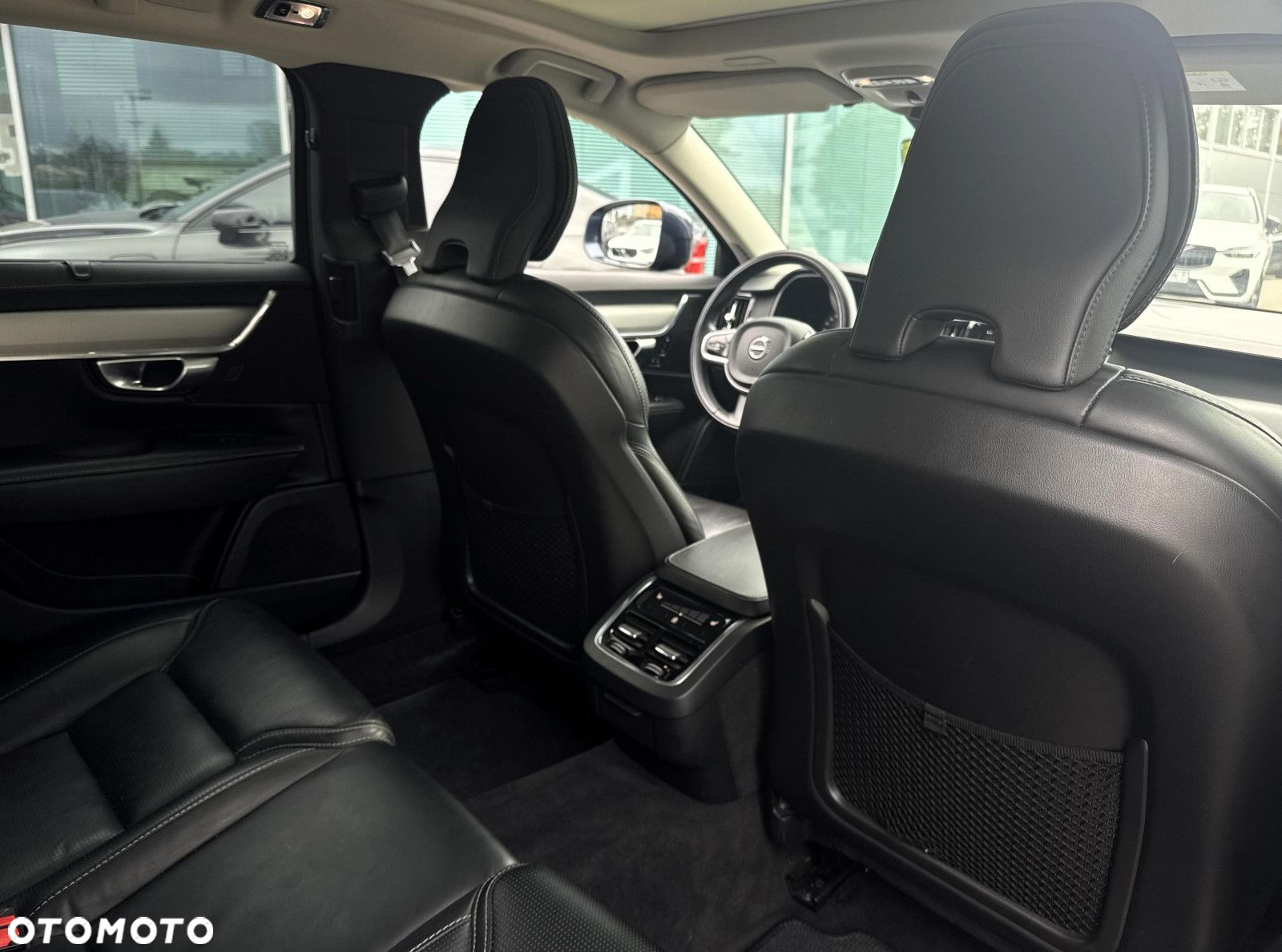 Volvo V90 Cross Country - 31