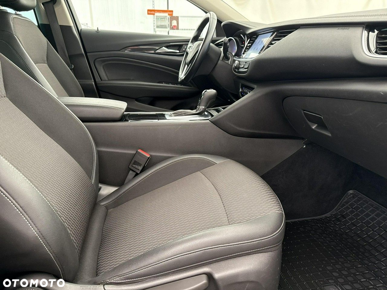 Opel Insignia - 22
