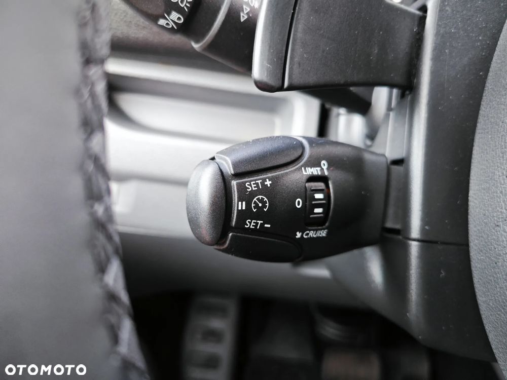 Peugeot EXPERT L2H1 LONG AUTOMAT 2.0 180KM DUŻY SERWIS - 29