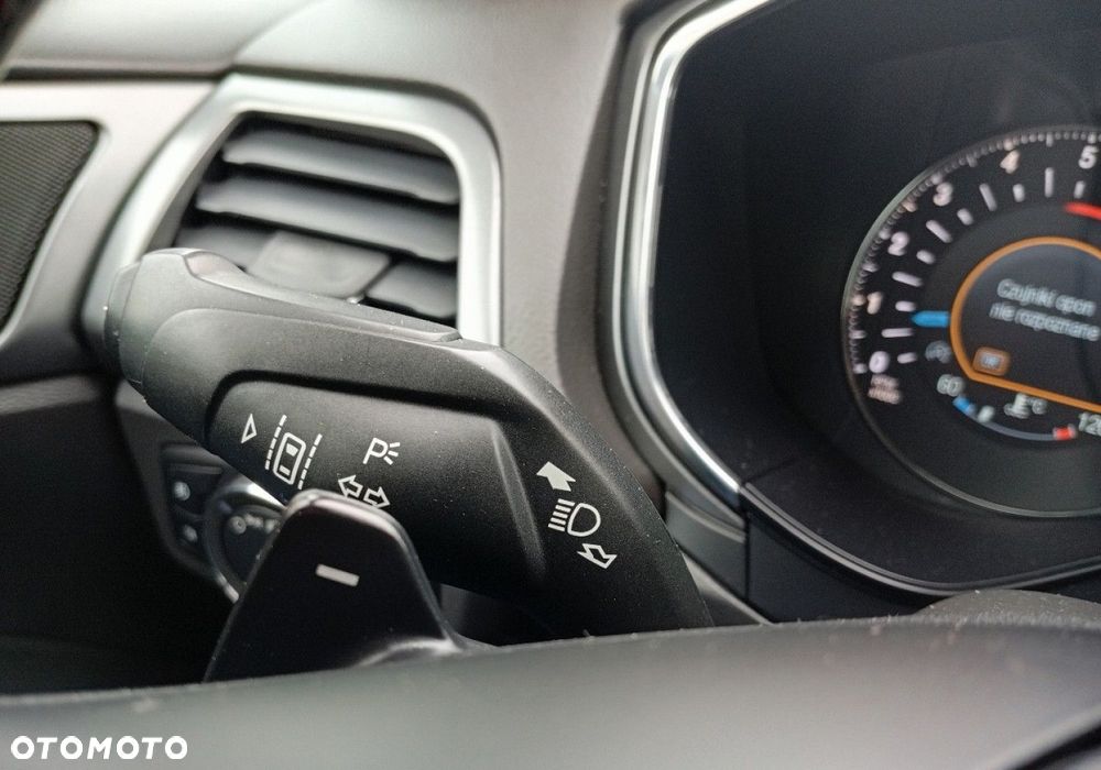 Ford Mondeo - 35