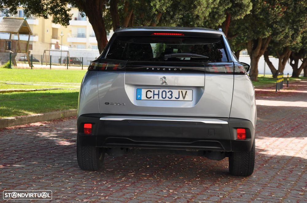 Peugeot e-2008 Style - 14