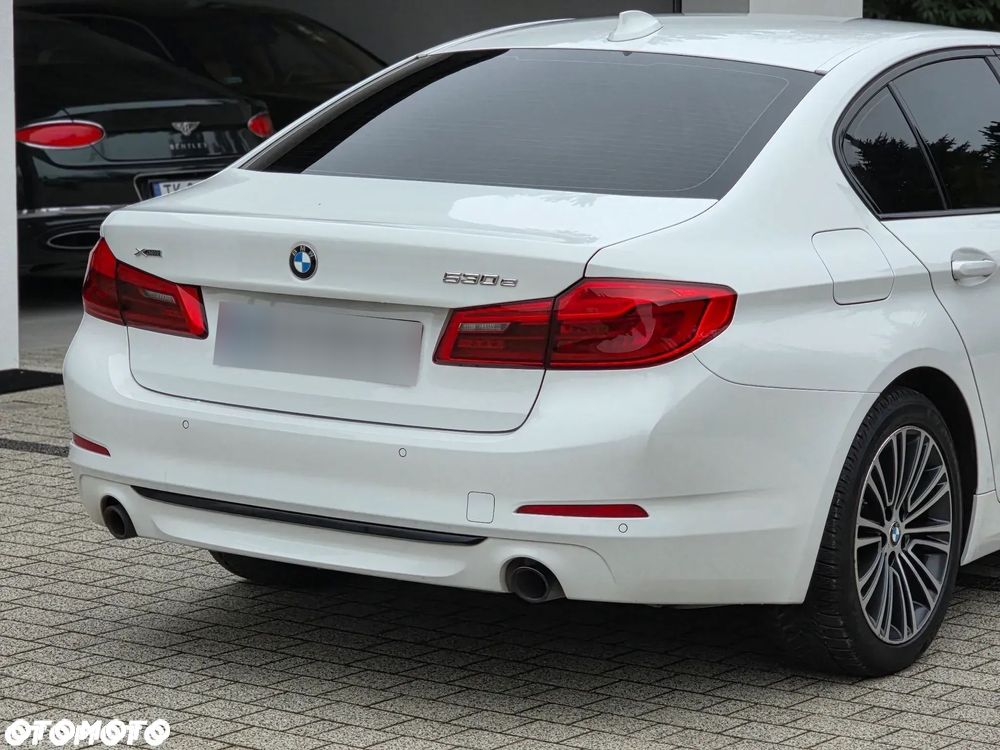 BMW Seria 5 530e iPerformance xDrive Sport Line sport - 35