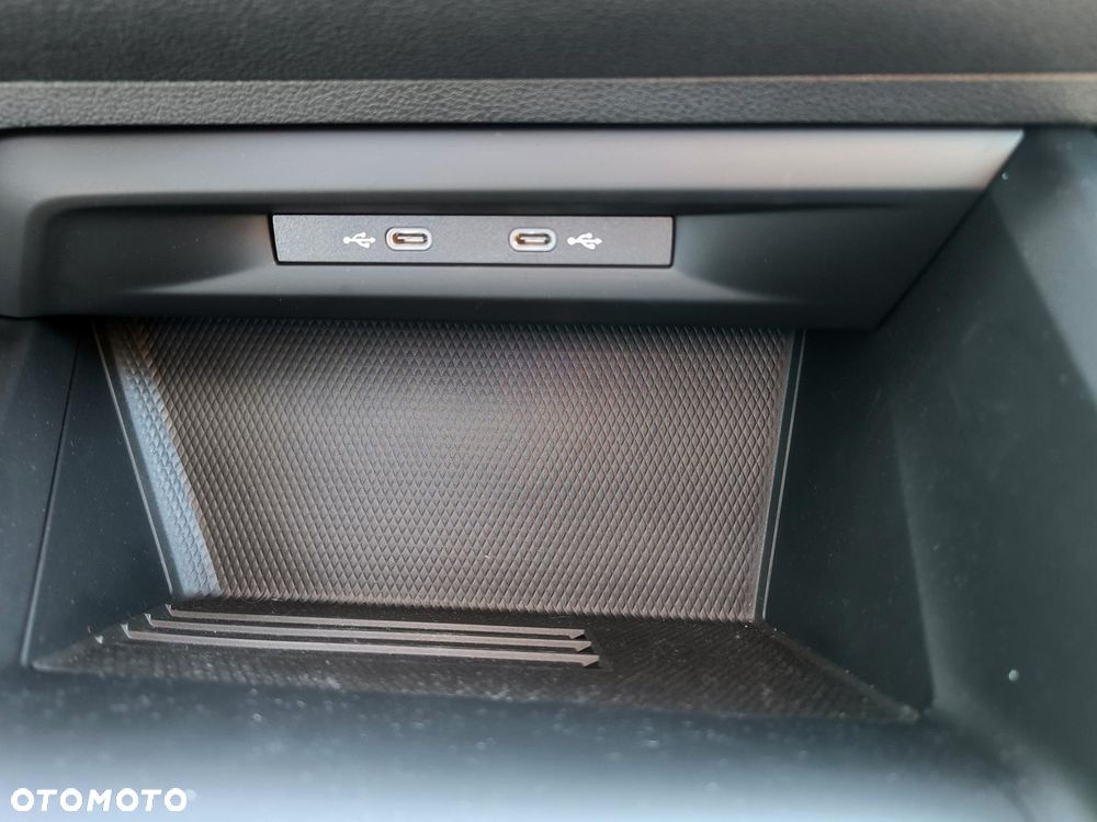 Volkswagen Golf 1.5 eTSI mHEV Life Plus DSG - 25