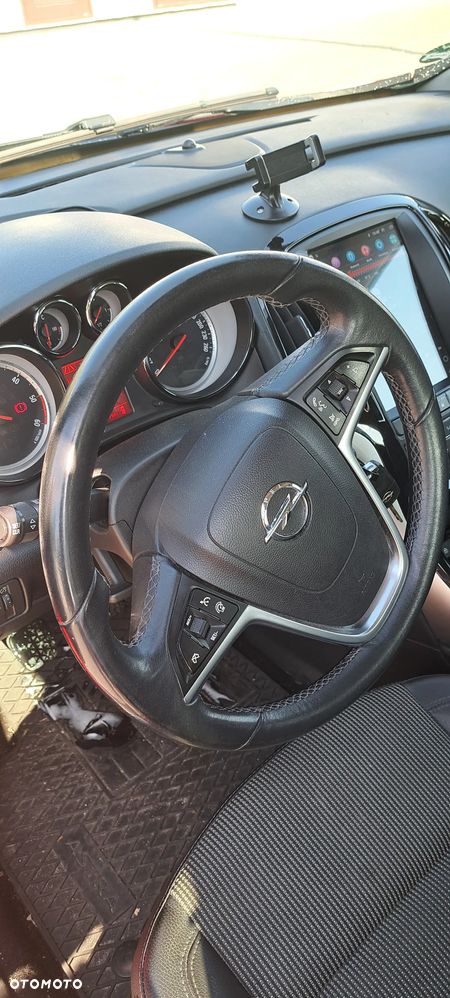 Opel Astra IV 2.0 CDTI Cosmo - 8