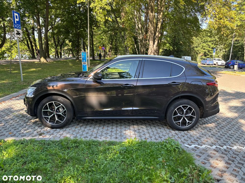 Alfa Romeo Stelvio - 10
