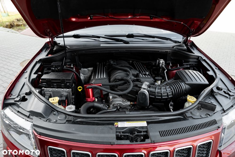 Jeep Grand Cherokee SRT8 - 38