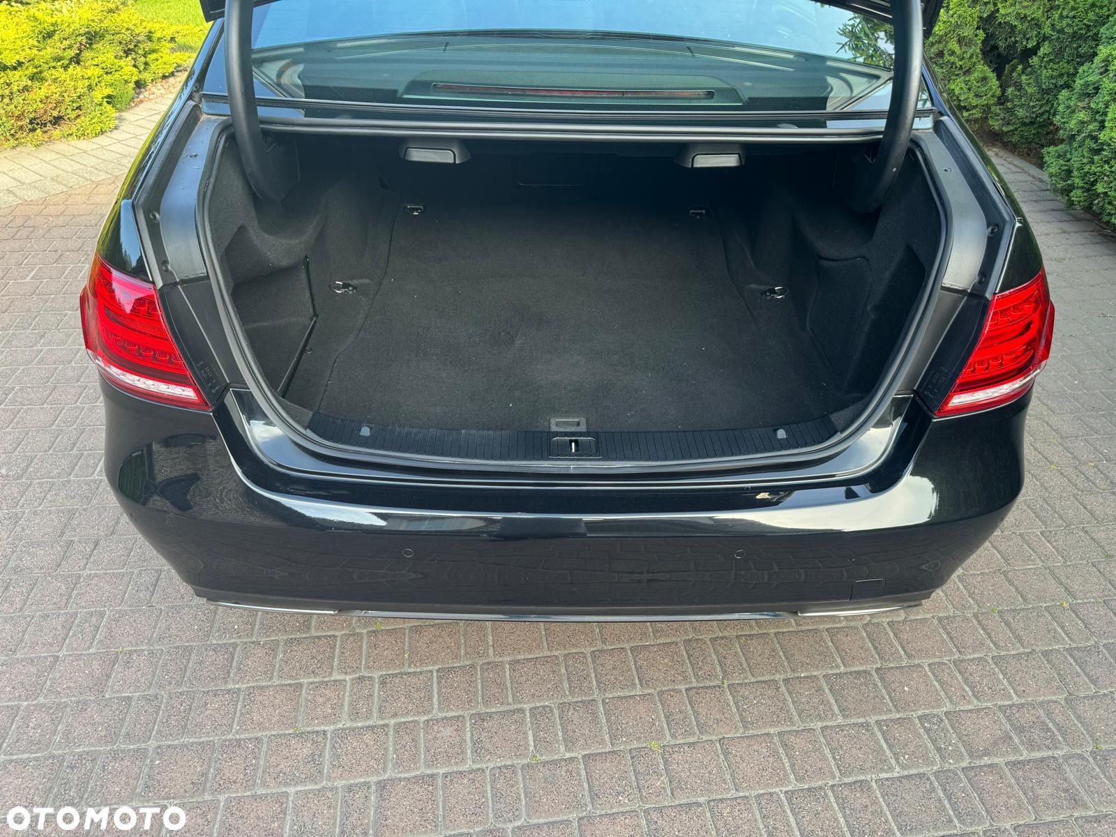 Mercedes-Benz Klasa E 200 CDI DPF BlueEFFICIENCY 7G-TRONIC Avantgarde - 38
