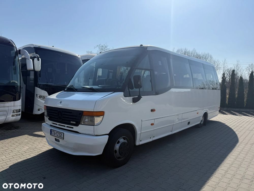 Mercedes-Benz 814D - 1