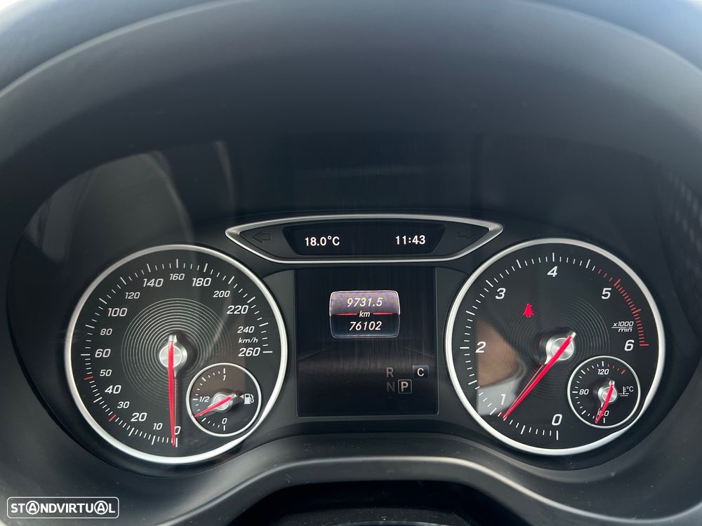 Mercedes-Benz A 180 d 7G-DCT AMG Line - 16