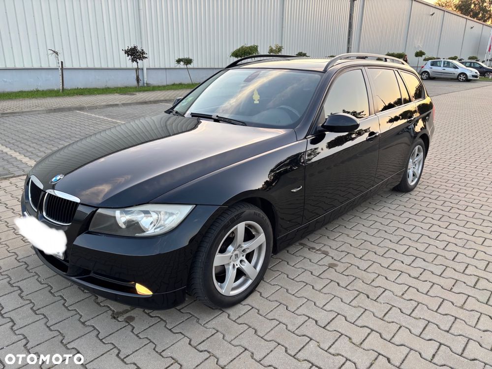 BMW Seria 3 318i Touring - 18