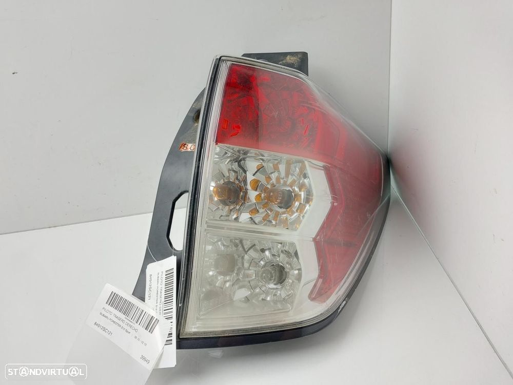 FAROLIM TRASEIRO DIREITO SUBARU FORESTER - 1