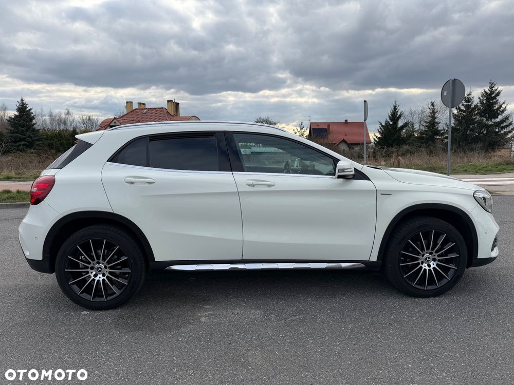 Mercedes-Benz GLA 180 7G-DCT UrbanStyle Edition - 10