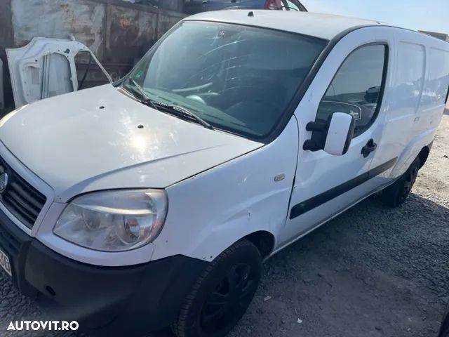 Dezmembrez Fiat Doblo 2007 diesel  1.3 Multijet - 4
