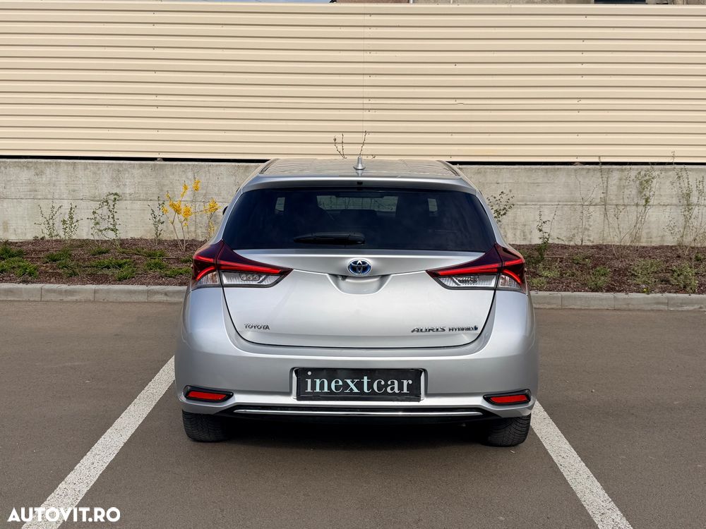 Toyota Auris 1.8 L VVT-i Luna - 6