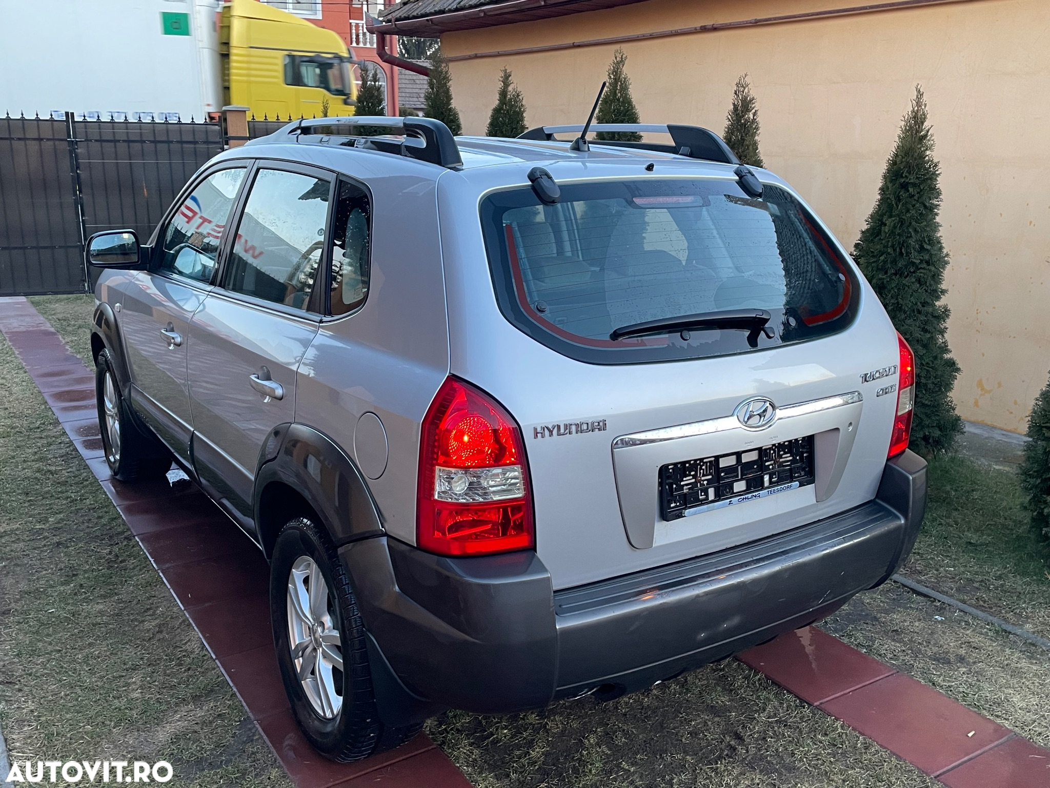 Hyundai Tucson 2.0 CRDI VGT 4WD - 27
