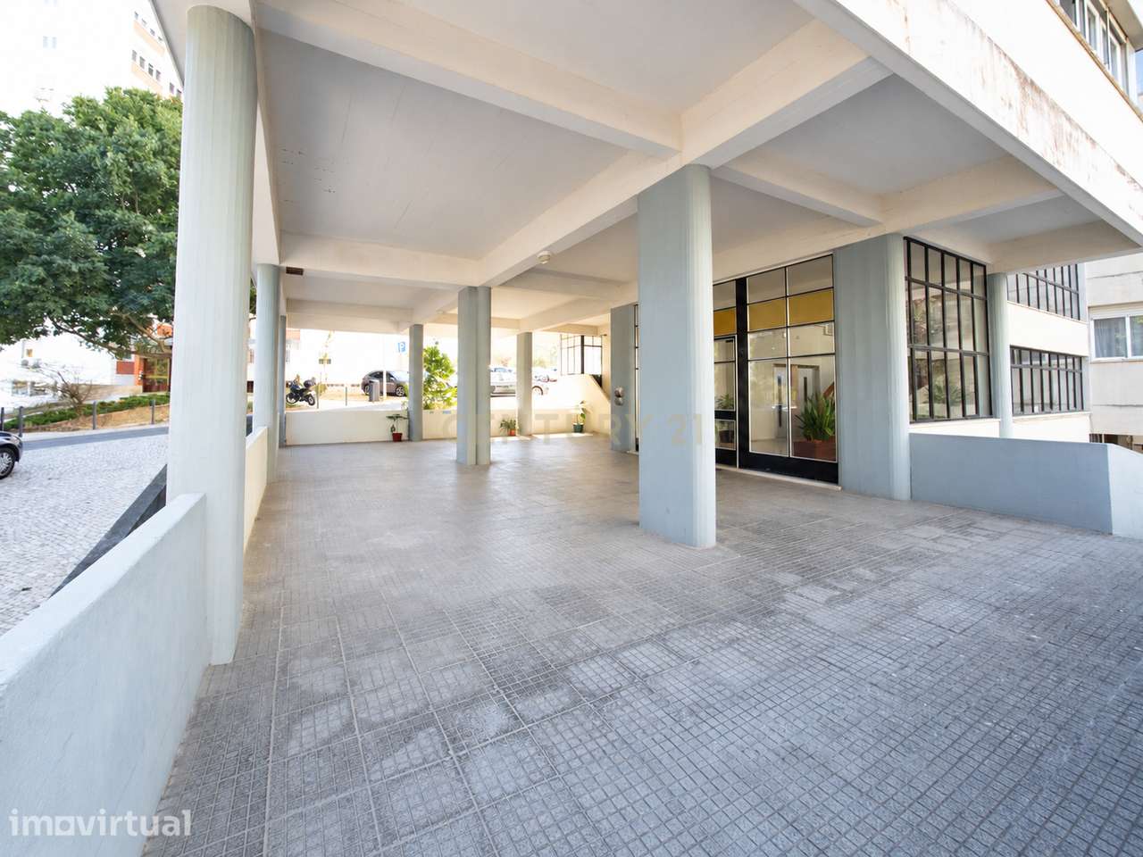 Apartamento T4+1 totalmente remodelado – Olivais, Lisboa - Grande imagem: 3/42
