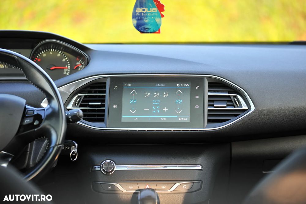 Peugeot 308 1.2 L PureTech Turbo Allure - 13