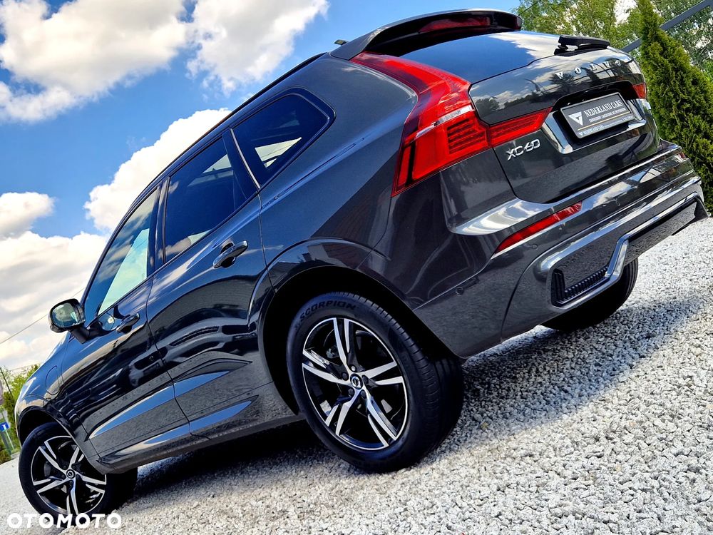 Volvo XC 60 T6 Plug-In Hybrid AWD Plus Dark - 9