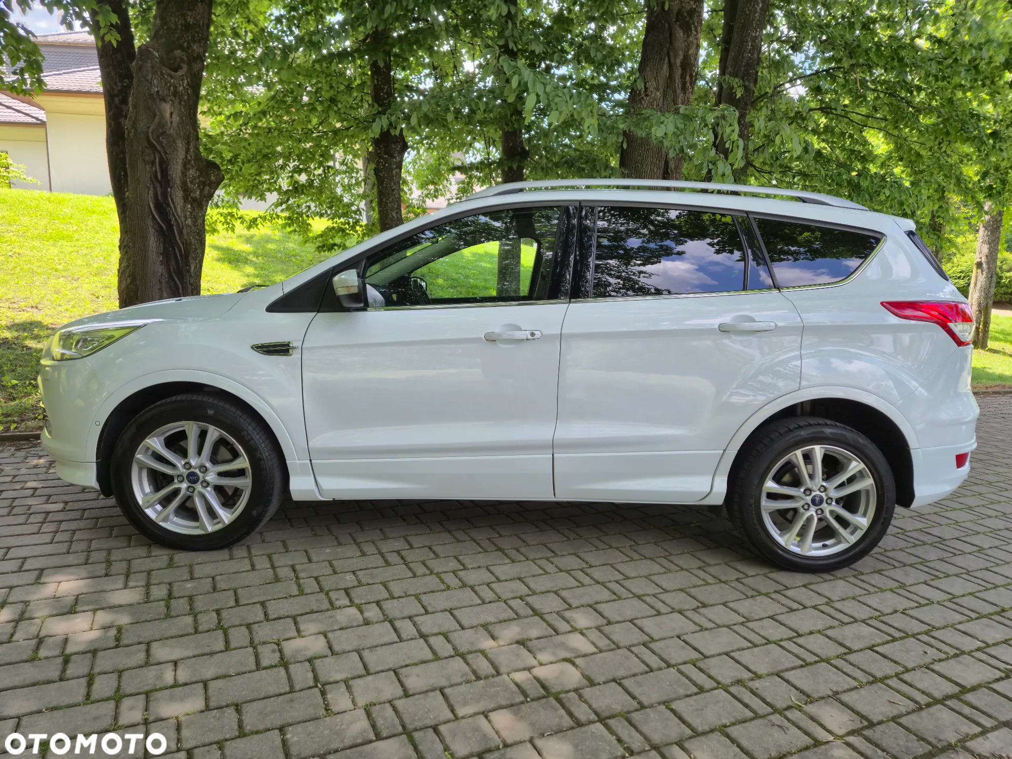 Ford Kuga 2.0 TDCi 2x4 ST-Line - 9