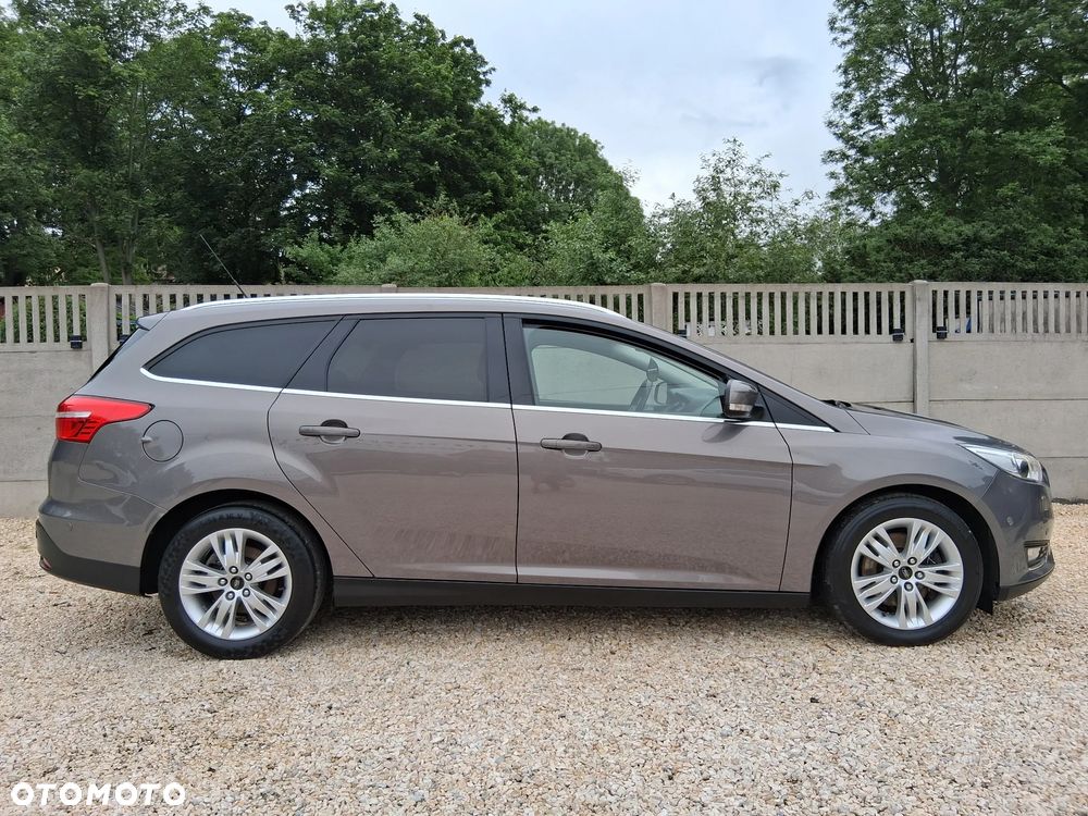 Ford Focus 2.0 TDCi DPF Titanium - 6