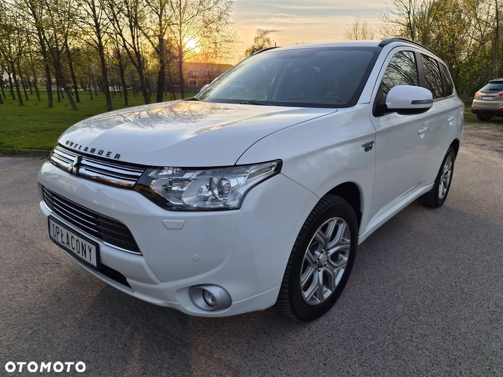 Mitsubishi Outlander - 1