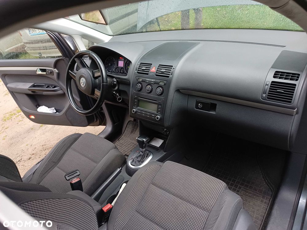 Volkswagen Touran - 6
