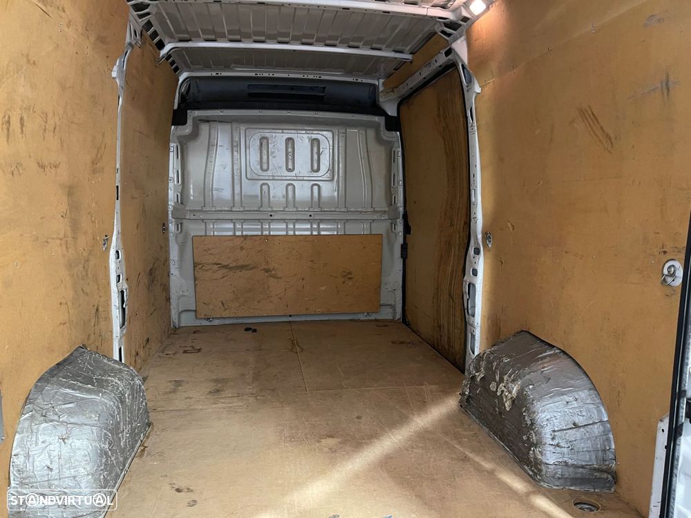 Peugeot Boxer 2.2 BlueHDi 335 L2 CD - 23