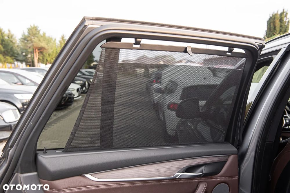 BMW X5 xDrive50i Sport-Aut - 30